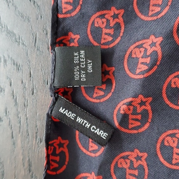 Maker's Mark Silk Pocket Square - Picture 5 of 5